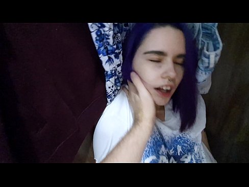 ❤️ Leidsin oma õe kapist ja aitasin tal cumida Kaunis porno at et.tradeis.top