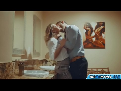 ❤️ Kui rinnakas blondiin võrgutab sind avalikus tualettruumis Kaunis porno at et.tradeis.top